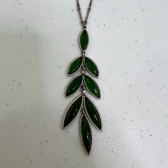 Vida Jewels Green Necklace Leaf Dangle Silver Tone Vintage Chain Tear Drop Used, - Picture 2 of 9